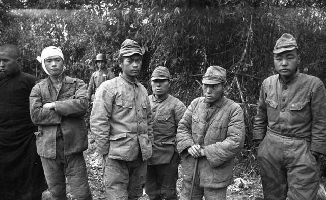 刚喊“缴枪不杀”，日军竟扑上来咬死战士！连长开枪，真相很意外
 
这事发生在19