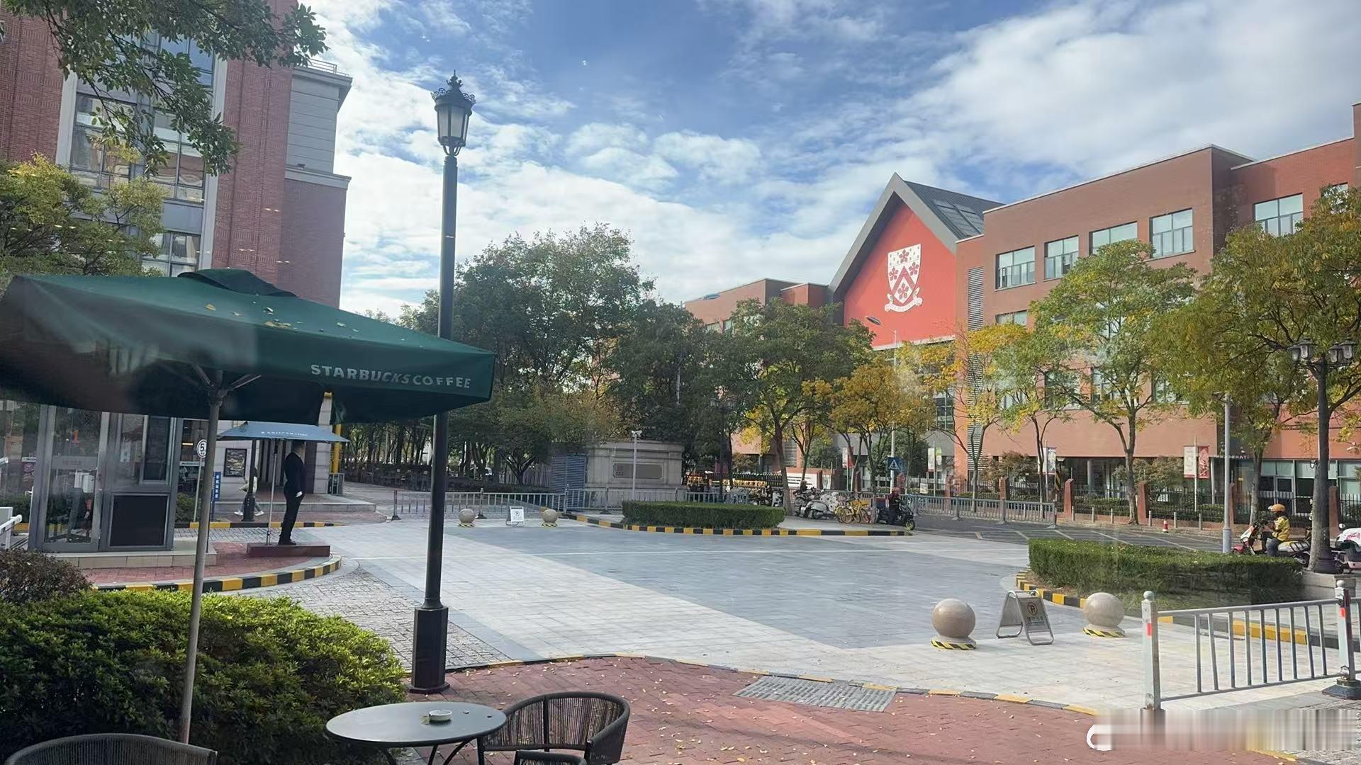 我不太想写这个，估计要被喷，但这个社会的风向标，确实已经变了，现实中的男权社会，