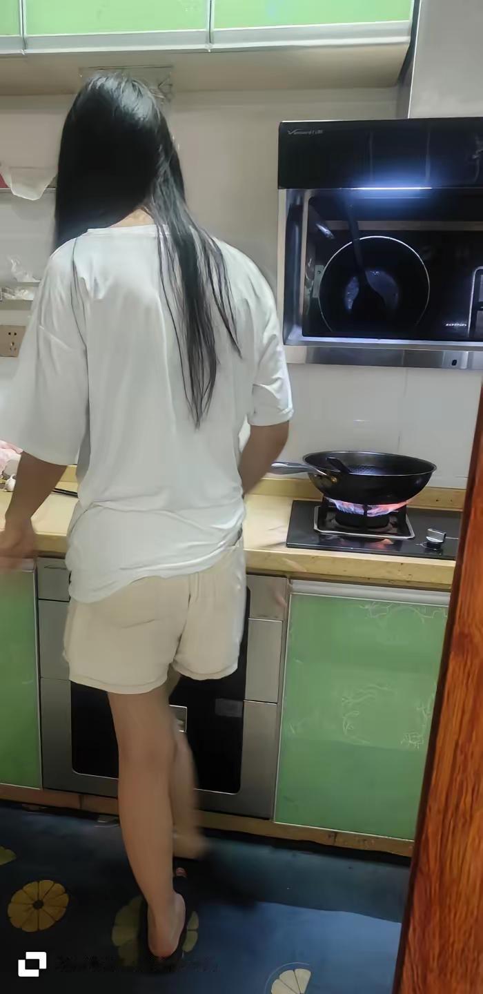 有些话真的说不清楚，这样的老公让自己很无奈。

每天下班回家，进门连个招呼都不打