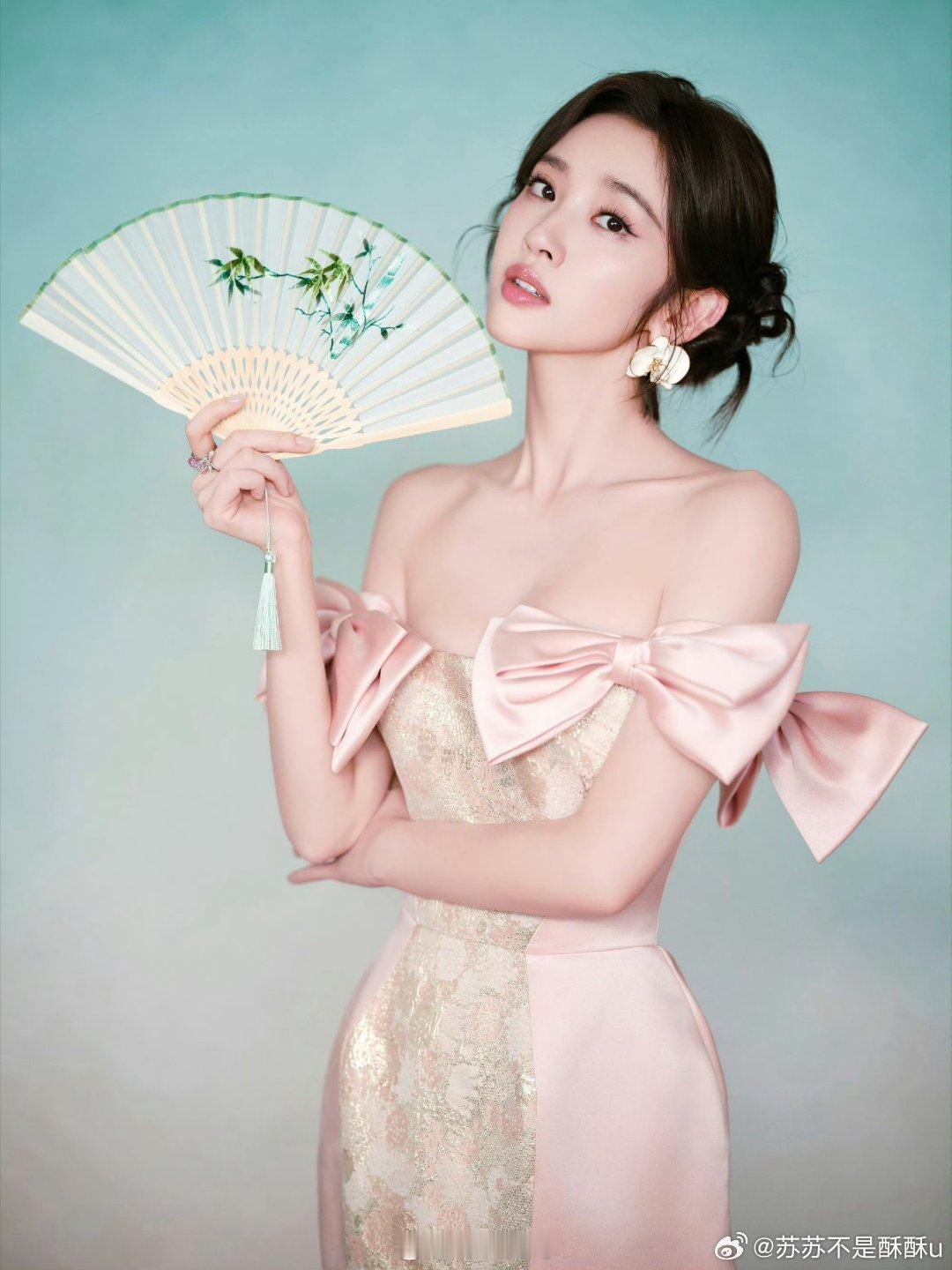 唐艺昕回应烫嘴rap团建 谁能不爱温柔有趣的唐艺昕！大方调侃自己团建烫嘴rap，