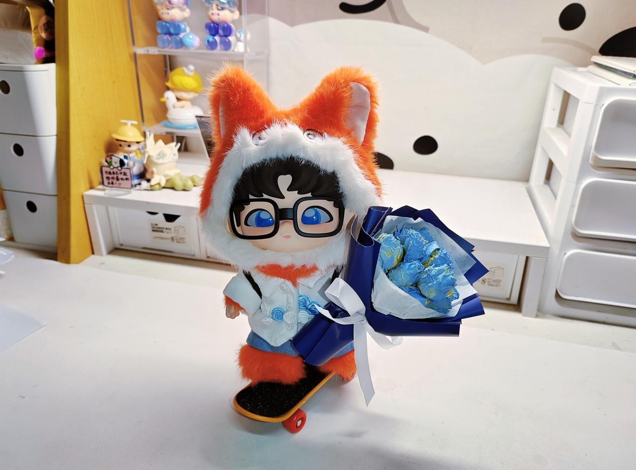 胡夏[超话]🦊胡夏那些年初见之约演唱会 
奇迹小狐🎩
p4直接跟公园大老爷撞