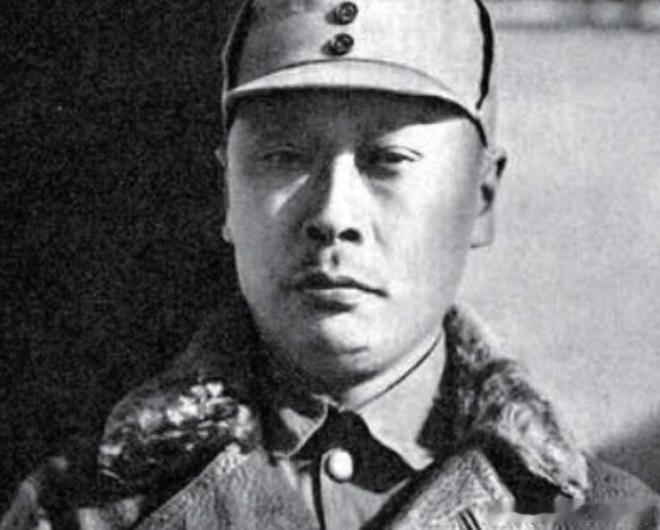 梅 岭 三 章         陈毅一九三六年冬，梅山被围。余伤病伏丛莽间二十馀