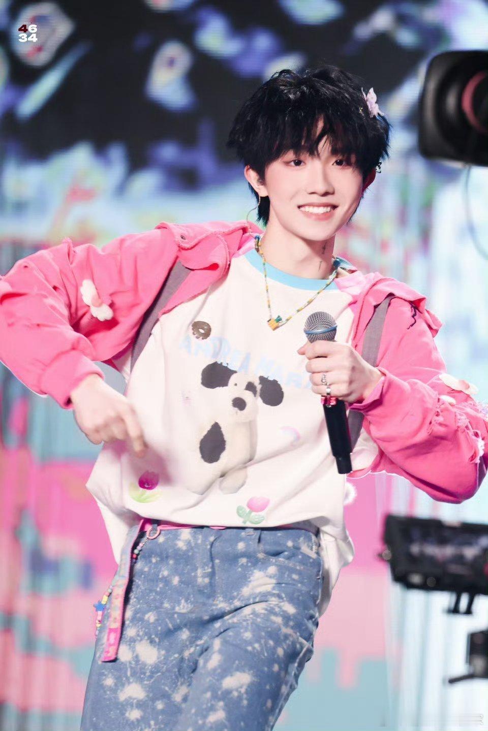 微博之夜抢座最后前六梓渝 周深 华晨宇 刘宇宁 田栩宁 苏新皓恭喜这个苏新皓了 