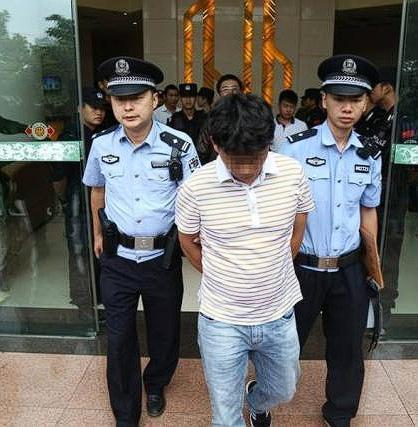 “三观震碎！”湖南长沙，一5旬男子去医院检查痔疮时，被29岁的男医生偷偷侵犯。男