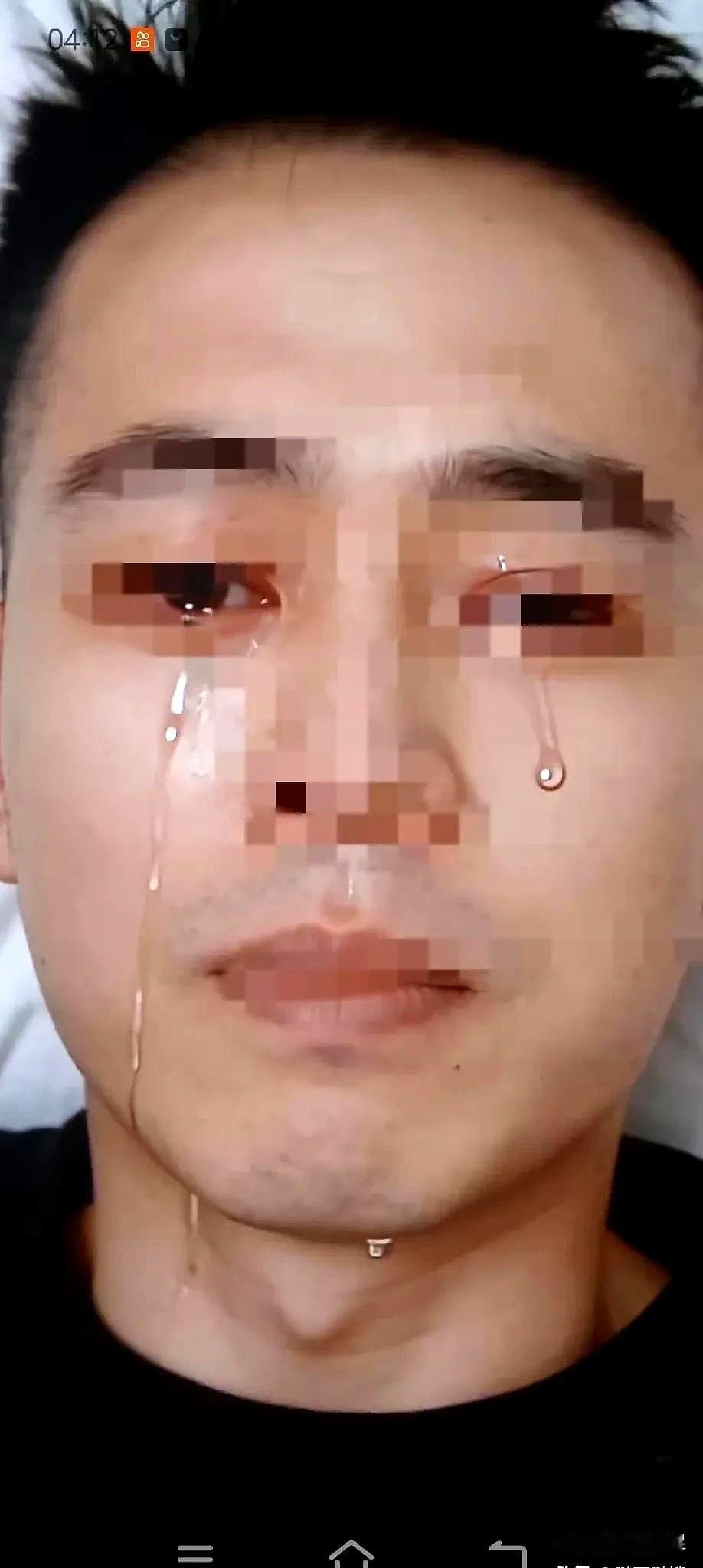 三十四岁的人，把婚姻当儿戏。
我同事他弟在外面找了一个，回家拍着胸口说断干净了。
