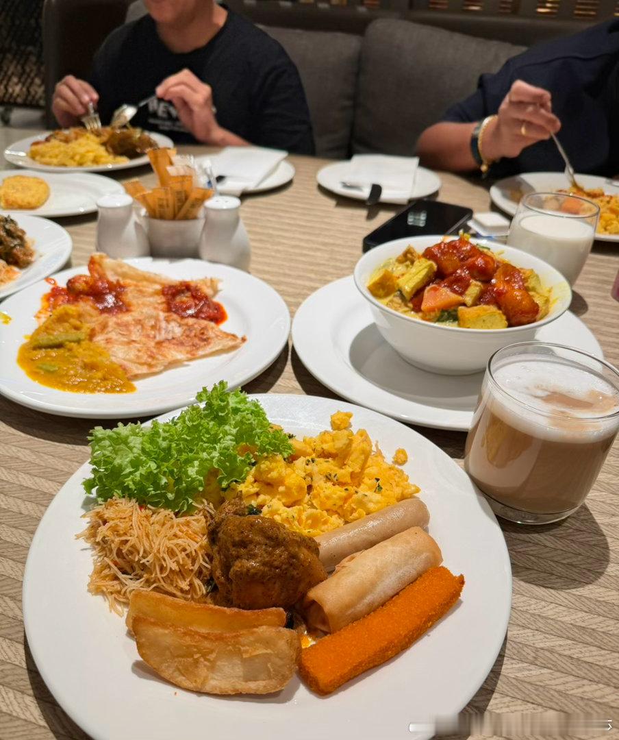 每日一餐分享[超话] [心]每日一餐分享 今天吃酒店的早餐，饱到现在[允悲] ​
