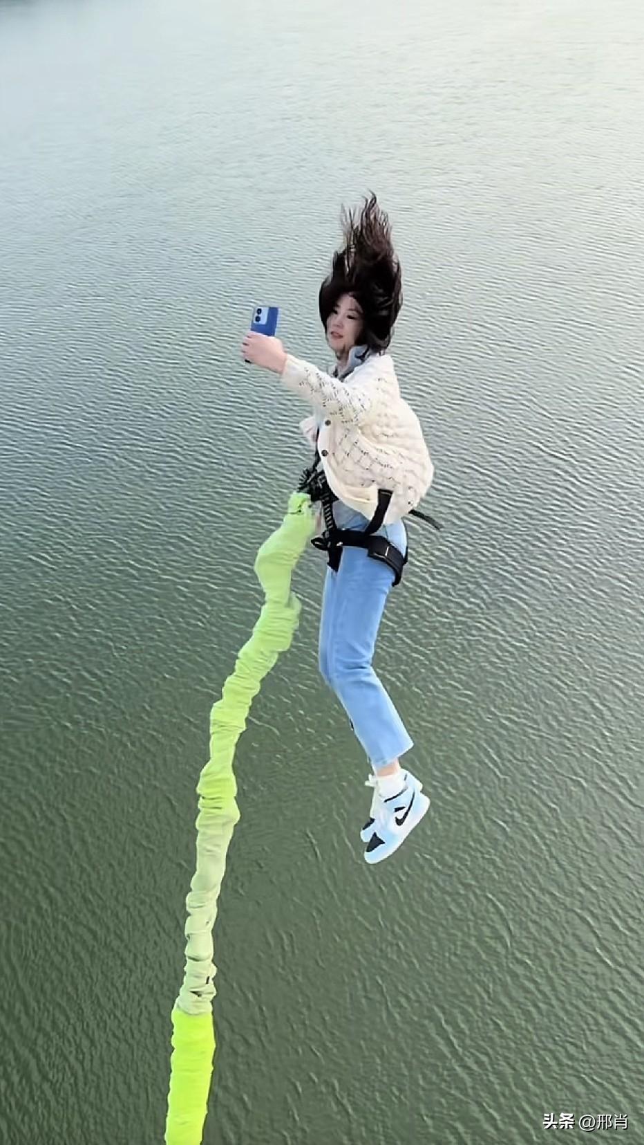 这手机就是放不下