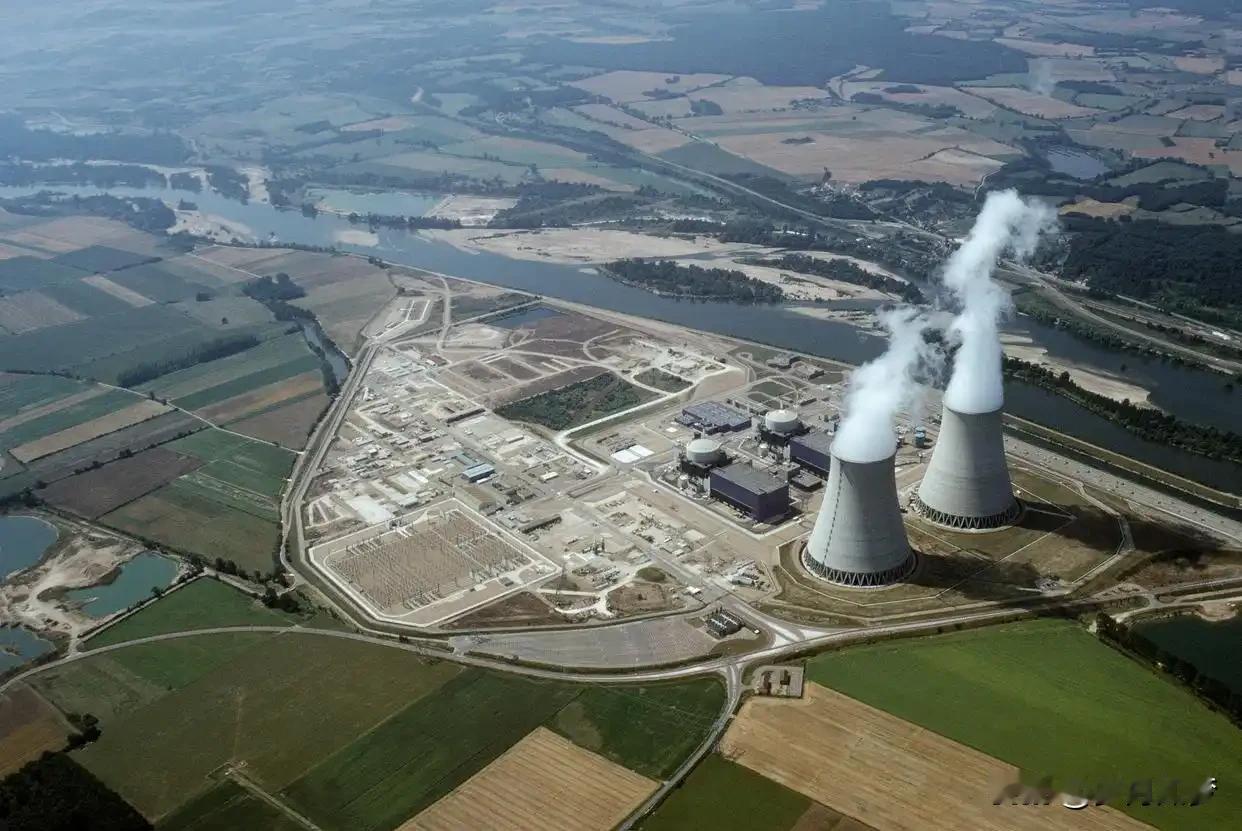 中法核能合作历经三十余年发展，已从早期的技术引进跃升为全球清洁能源领域的标杆性伙