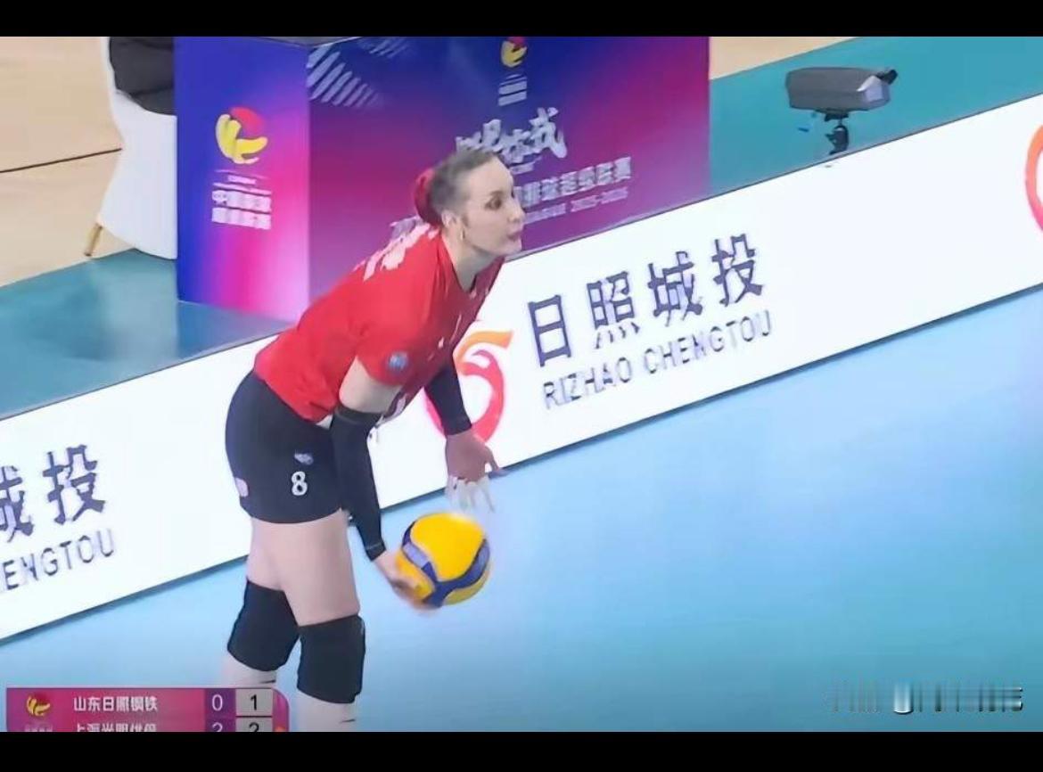 天津女排太可怜了，离开天津女排魔鬼主场，实力大减。
客场挑战上海女排以3:0被上