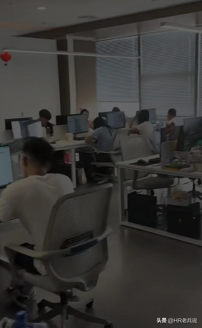 销售部要招人，明给出招人的方向：内推40岁为上限；走hr投简历的，35岁一律不考