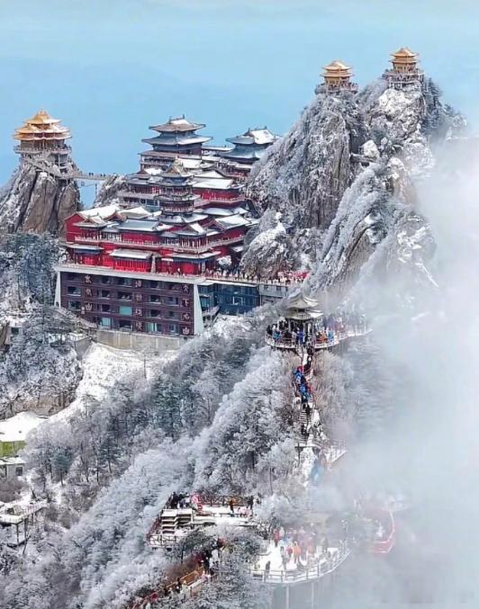 老君山的确出片，随手一拍都是大片。注：转发不是我拍的 