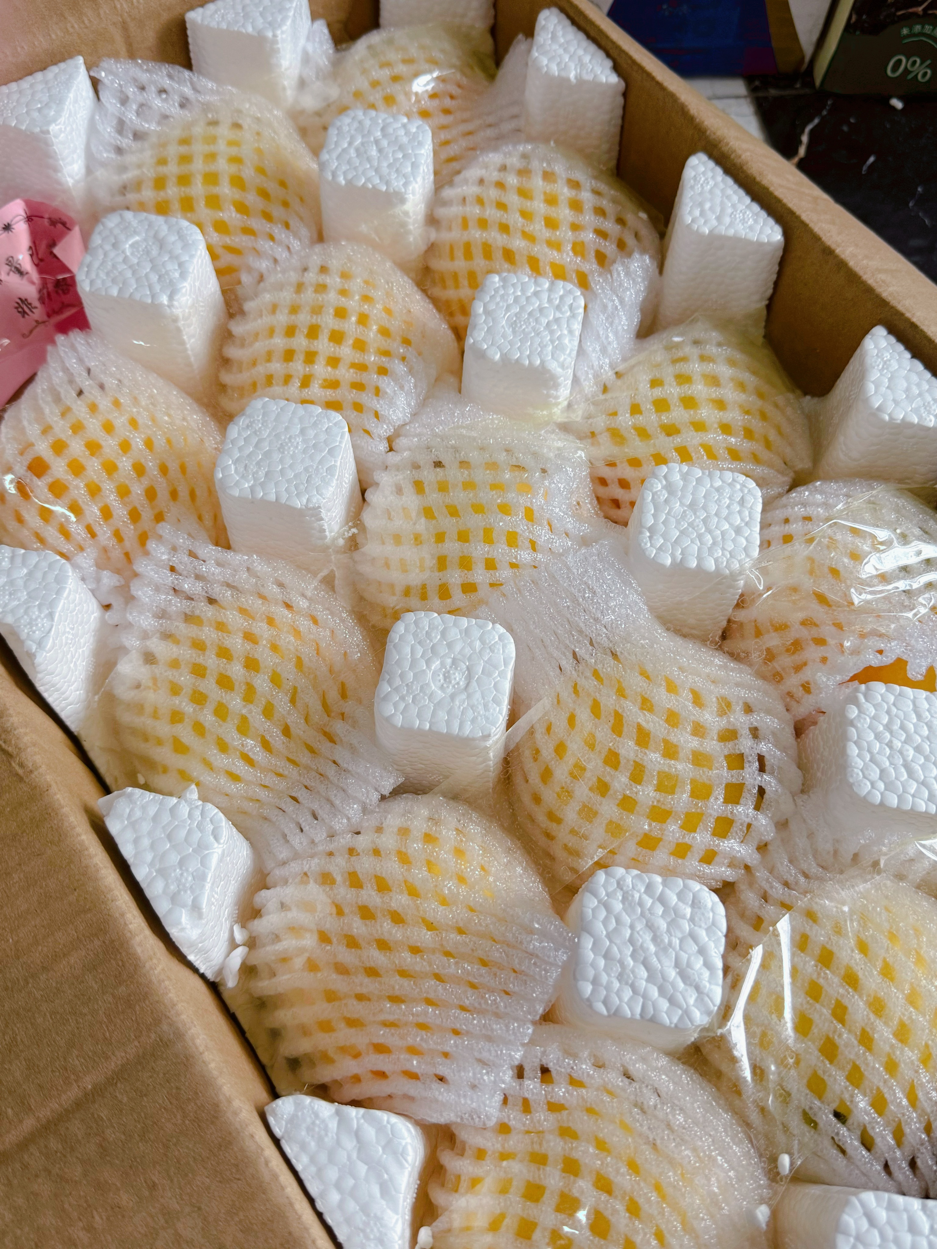 墨迹宝儿寄的桃子🍑好甜好甜～ 