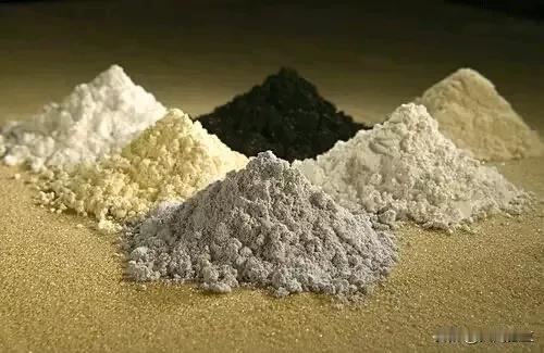 美国踢到真正的钢板了。中国稀土的功能实在太强大了，这一招就能让美国彻底屈服。
