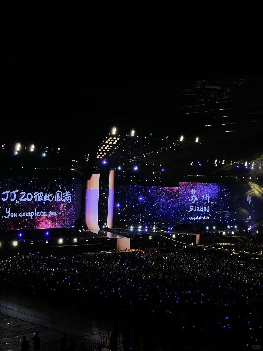 听说户外大合唱更震撼！现场JJ真的很会耍宝