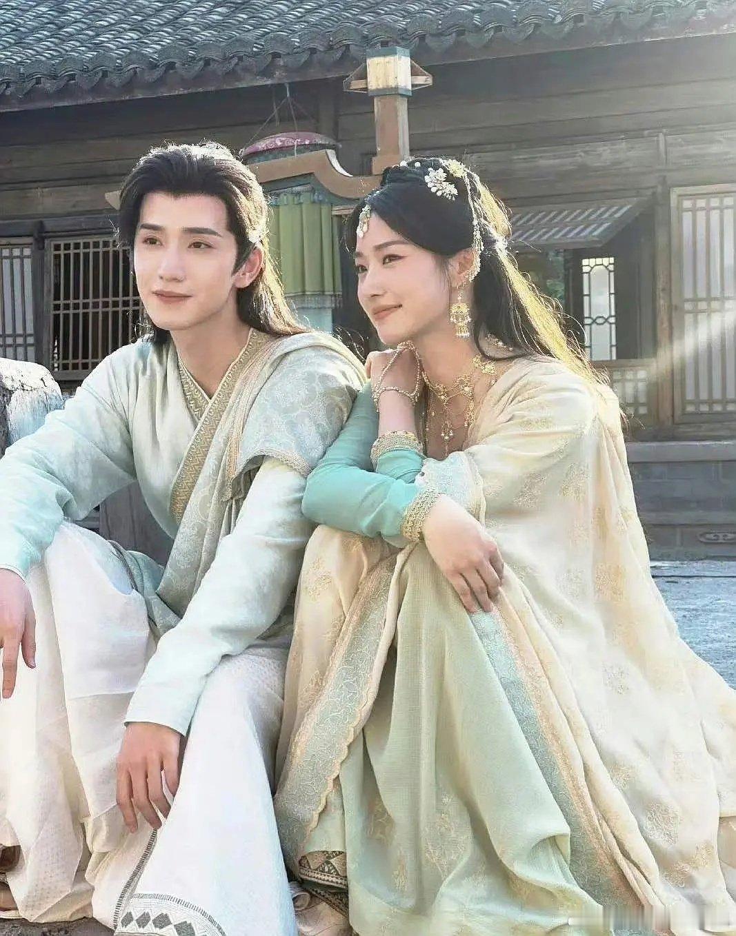 找了一下张淼怡和卢昱晓的现拍路透，感觉卢昱晓的可塑性比较强[doge] ​​​