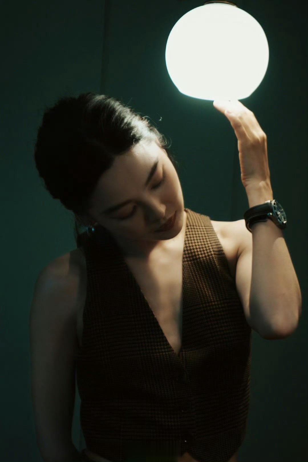 #辛芷蕾花少5回国助理接机认错人#妈耶，这也太帅了吧，姐姐我可以！[喵喵] ​​