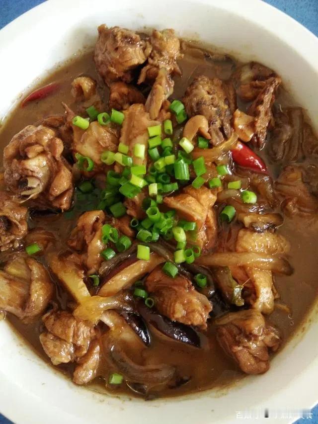 东北过年菜肴中，哪一道菜最具有代表性？
东北过年菜肴中，最具有代表性的菜肴可能是