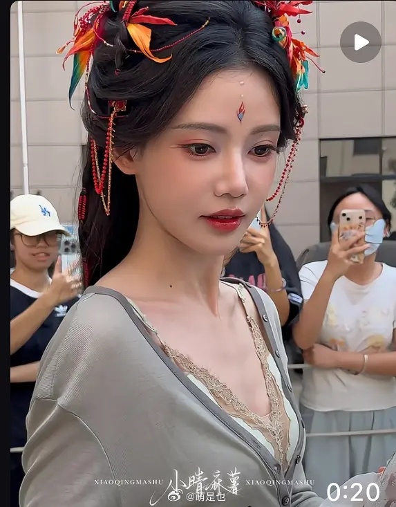 李兰迪是得罪谁了吗？女配孙珍妮的妆造都比她精致 ​​​