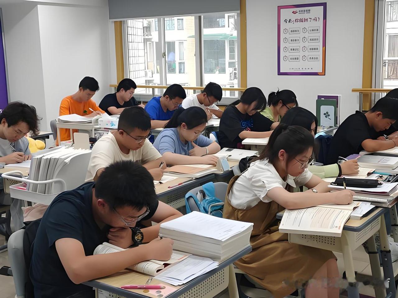 真正拉开高中生差距的，从来不是智商，是习惯
高中三年，很多人都会有个疑惑：明明大