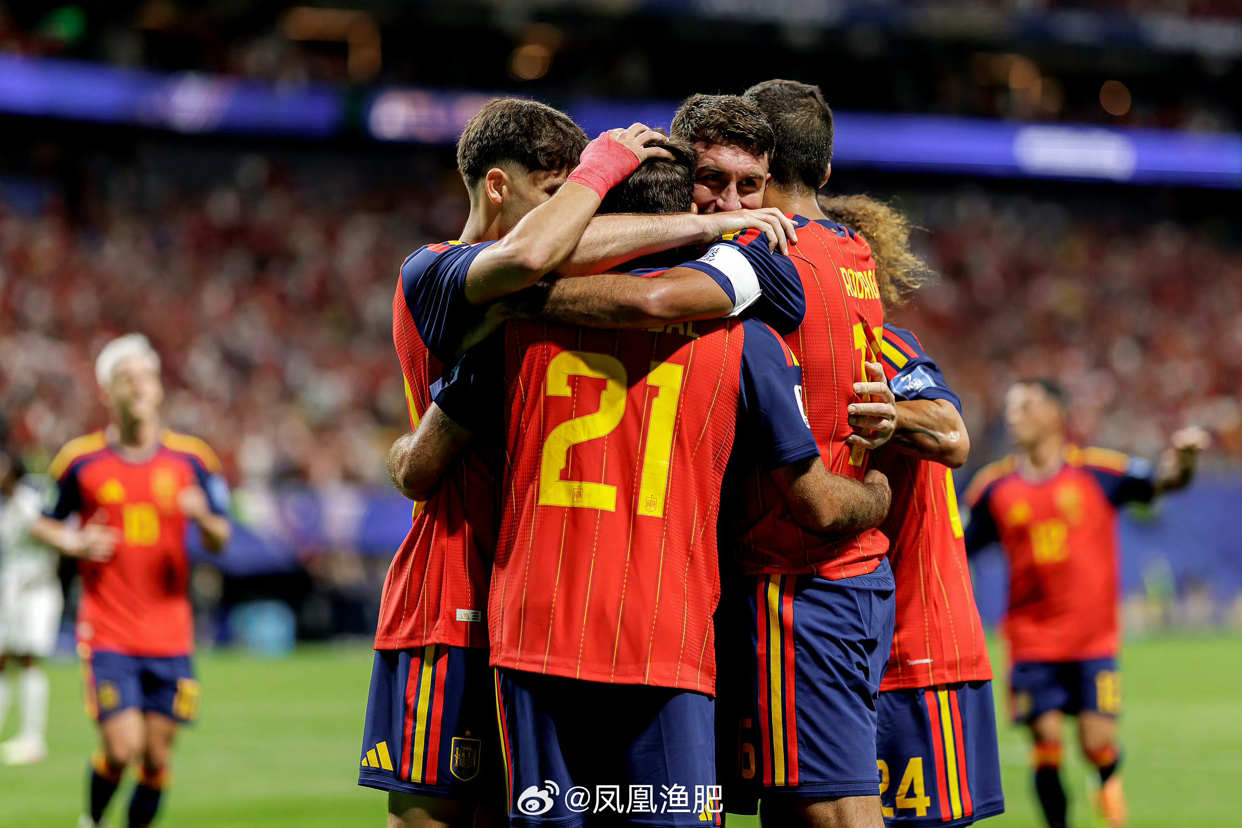 西班牙vs沙特西班牙4比0沙特  往届世界杯 也经常有强队在第一轮慢热，甚至找不