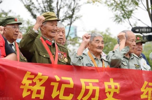 我们一直坚持解决台湾问题是中国的内政，怎么解决由中国人民说的算。但在短视频平台惊