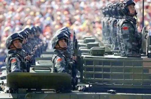美伊这一场军事较量，彻底让全世界警惕中国！它们不约而同地问出了一个极其关键的问题
