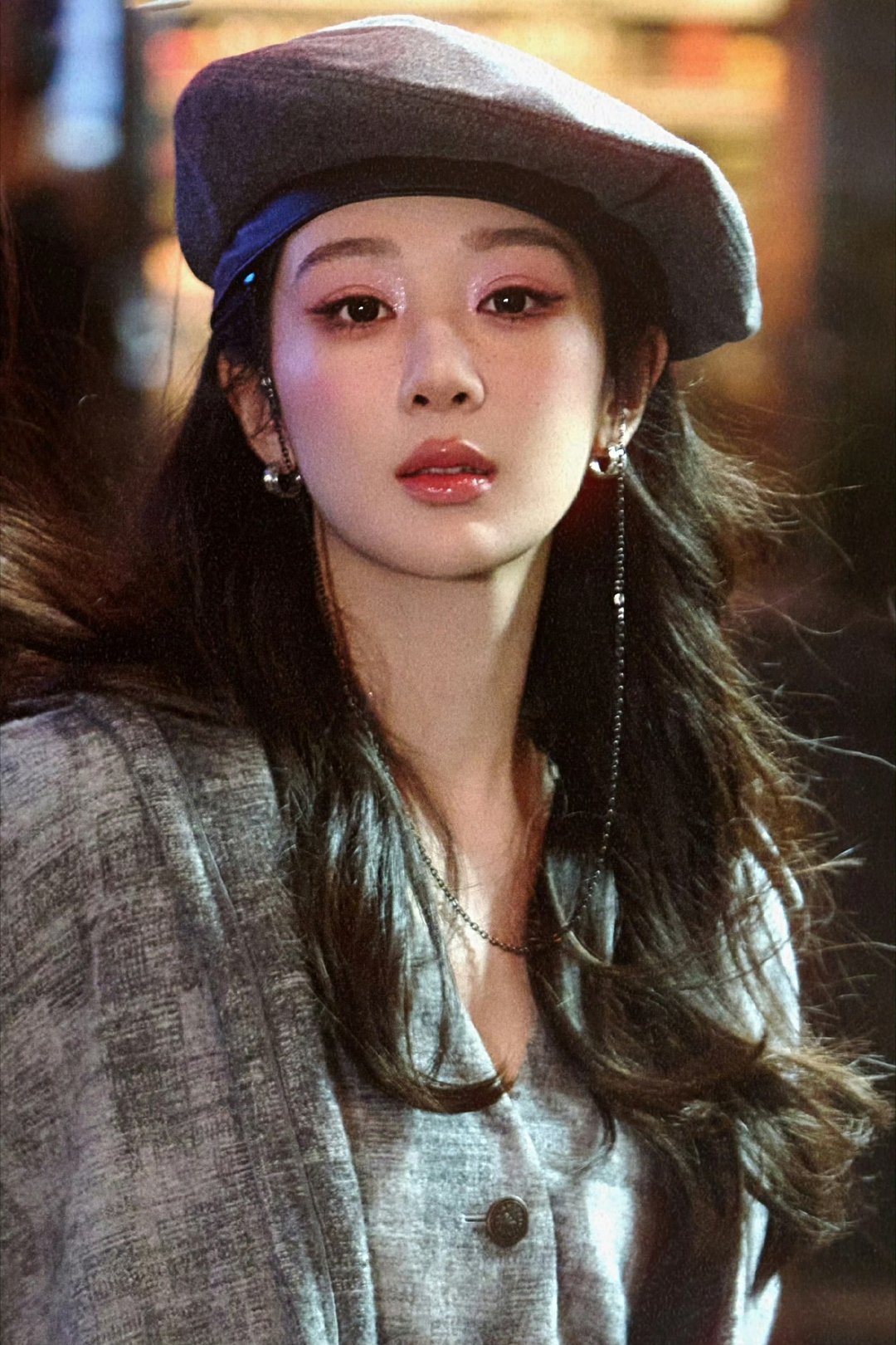✨新的一天，愿我们都能带着这样的松弛感醒来：不慌不忙地与晨光撞个满怀，把烦恼揉进