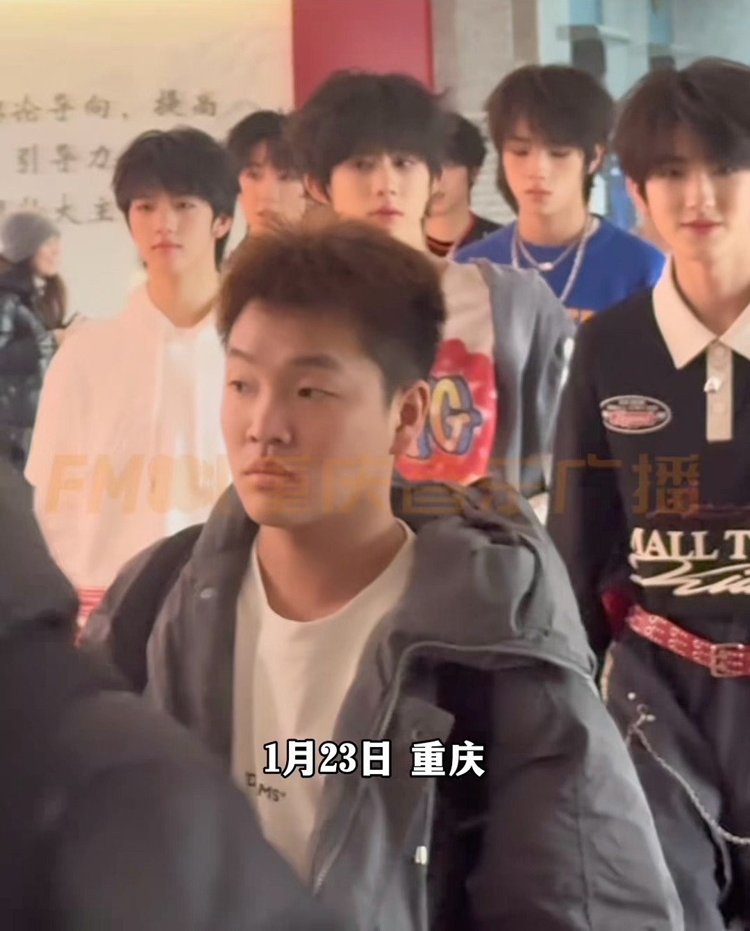 TF四代川渝春晚彩排路透。。路人镜头下的四代们状态好好，你最期待谁的舞台？ 