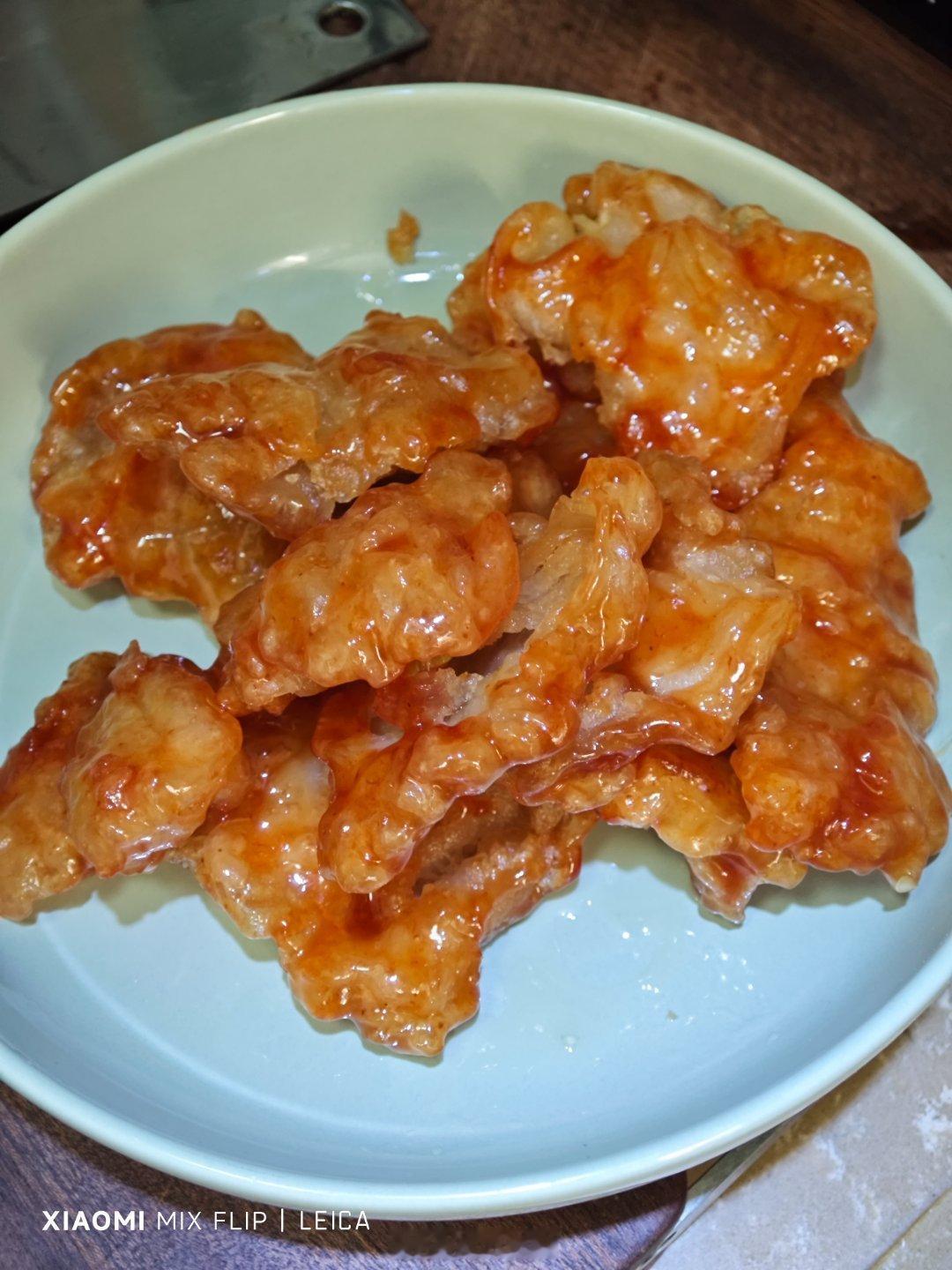 嗯哼？ 前几天巧遇某饭店处理厨余垃圾的大车，有个锅包肉的包装，于是上网买了一份。