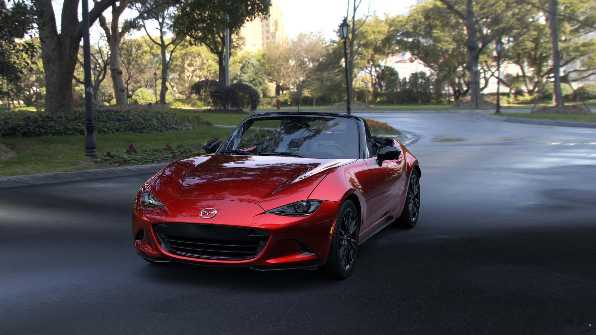 自己买车反倒没主意了，之前有朋友提出来看看马自达MX-5的手波车，应该是墨西哥版