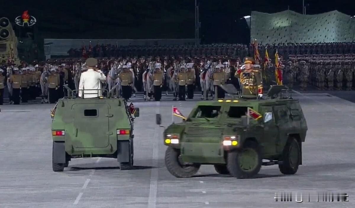 一直没搞明白朝鲜为啥不随大流山寨美国悍马，要去山寨小日子的小松LAV轻型高机动装