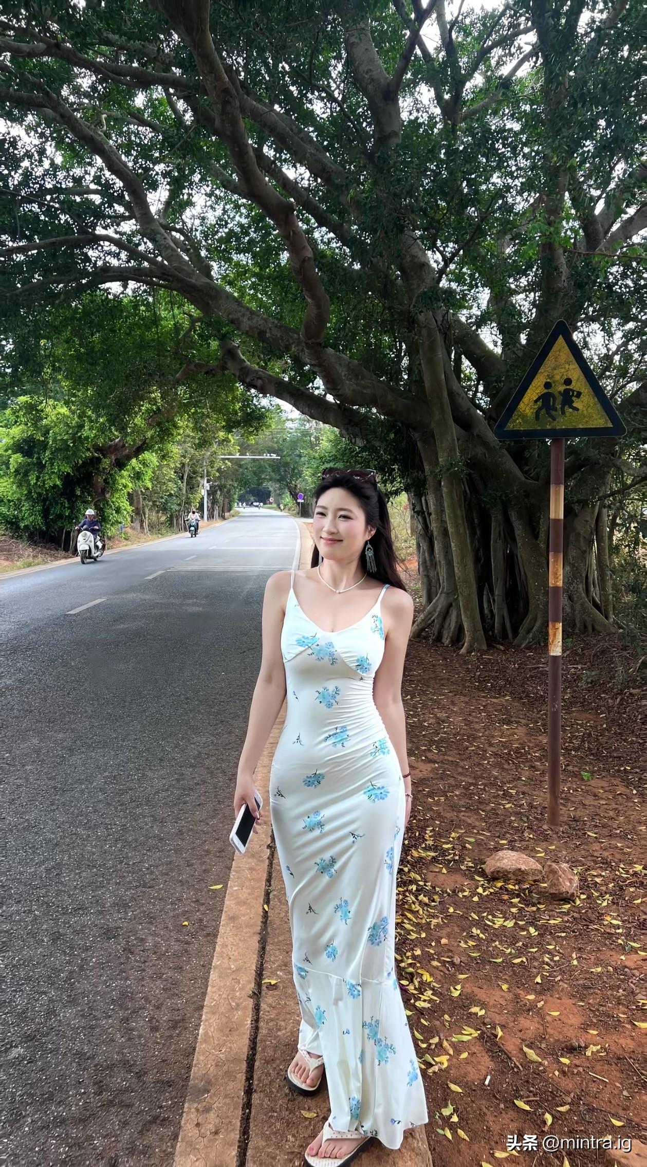 在南国的风里，把日子过成诗。🌿
是被榕树浓荫包裹的公路，是藏在庭院里的多肉与花