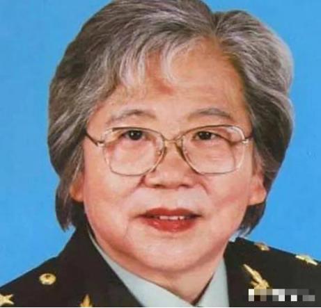 [微风]你见过贪污上亿元军费的高级将领,在接受调查时,竟被一个名字吓得脸色骤变吗