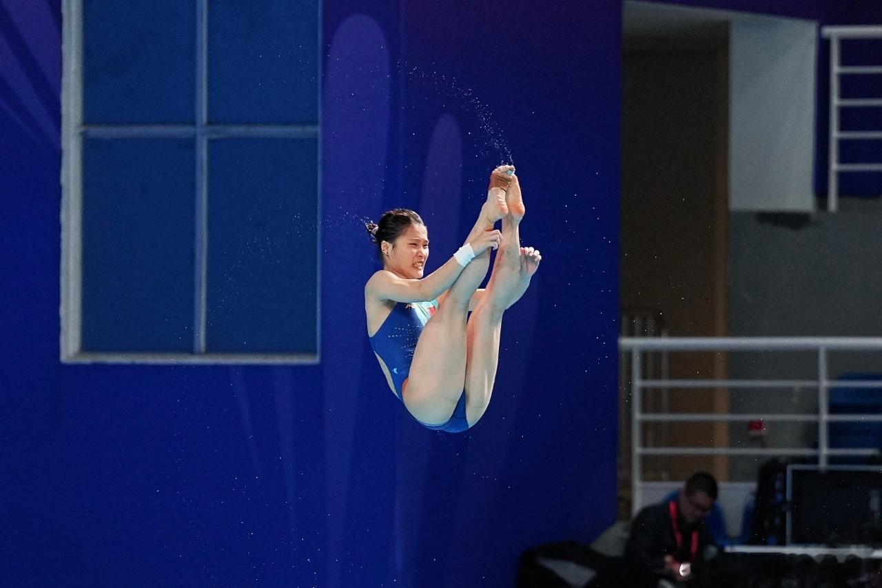跳水女子个人全能决赛【广东选手王伟莹跳水女子个人全能夺冠】11月4日上午，全运会