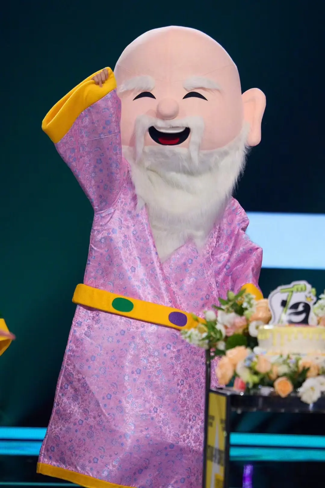 有没有人跟我一样特别特别喜欢这个眨眼笑，真的苏爆了！