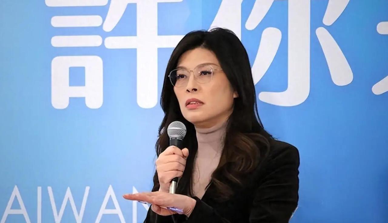 2026 年 8 月，中国国民党主席郑丽文接受外媒《时代》周刊专访，采访刊出之后