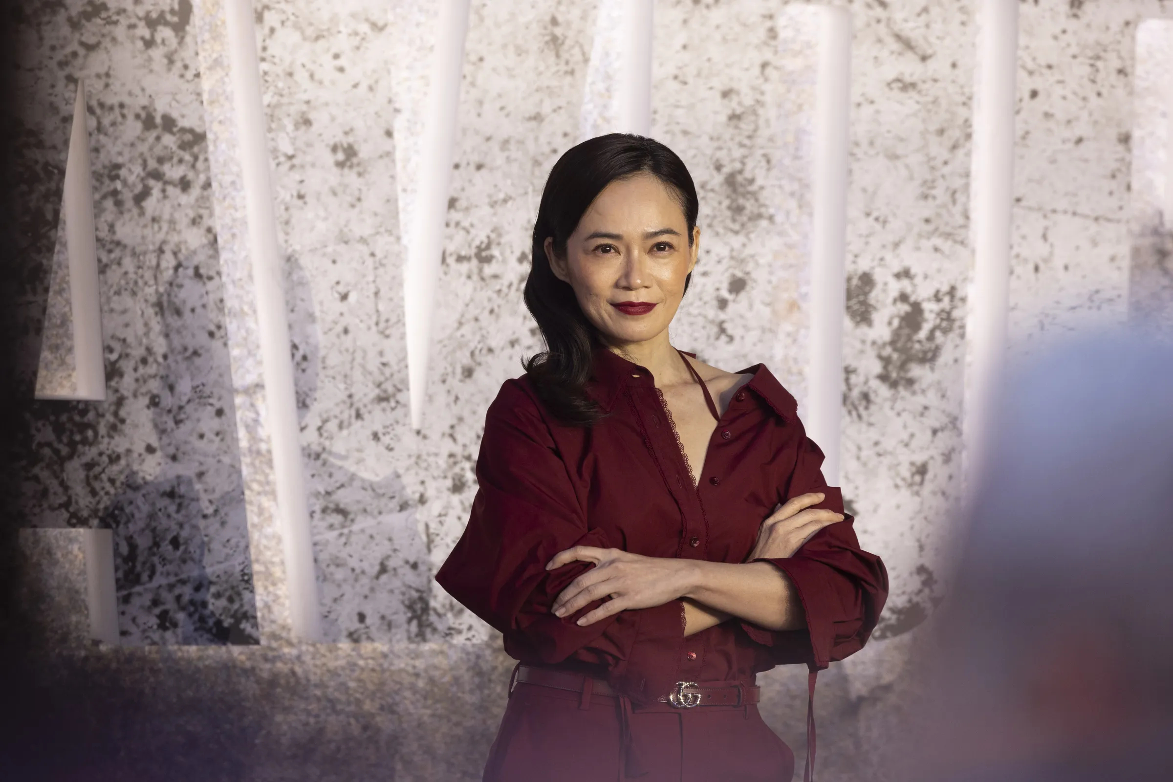 新加坡金马影后杨雁雁，在Netflix动作片《毒劫》饰演香港黑帮老大，听闻儿子丧