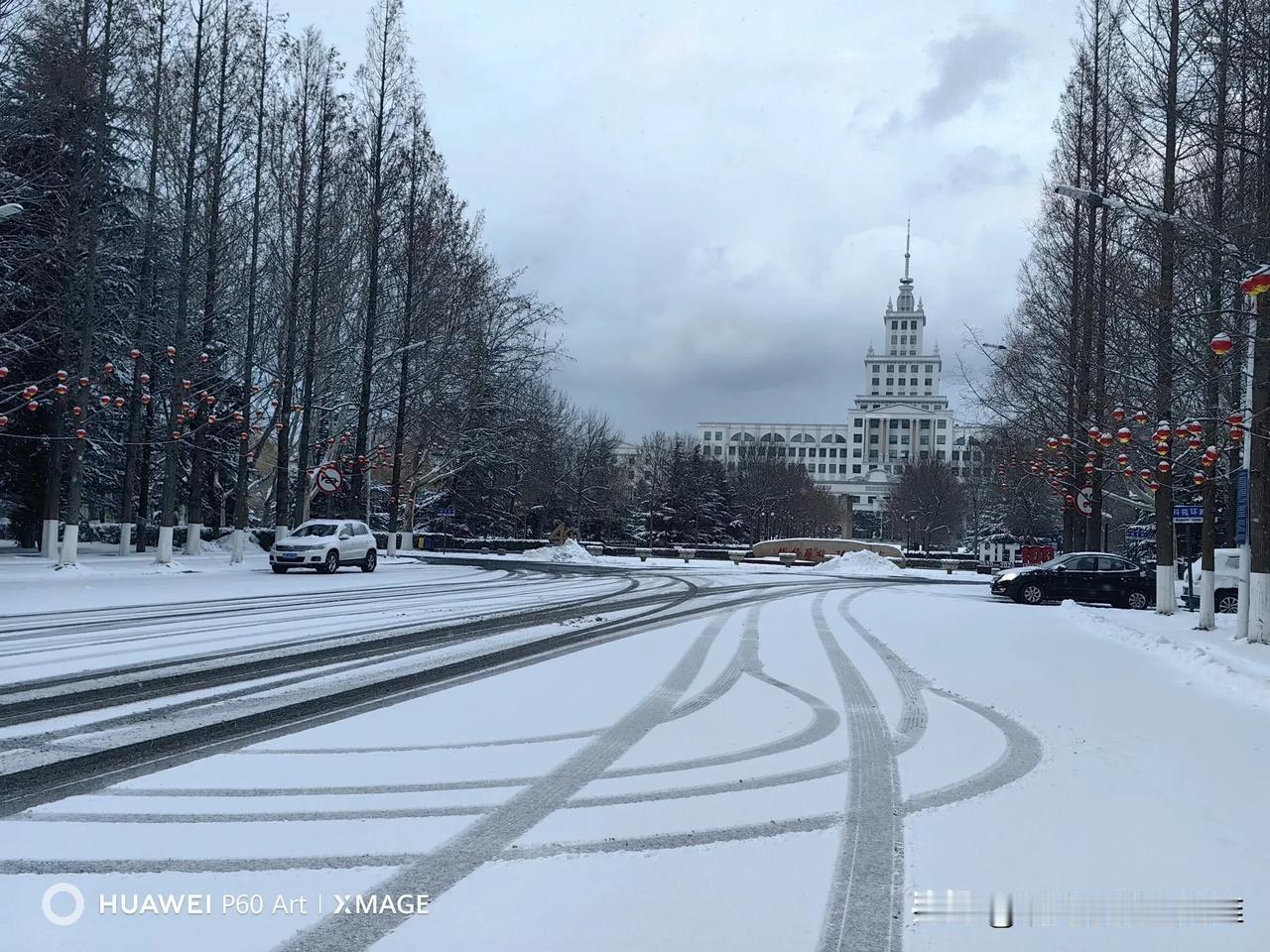 晒一下你相册里的雪景照片吧雪一直下