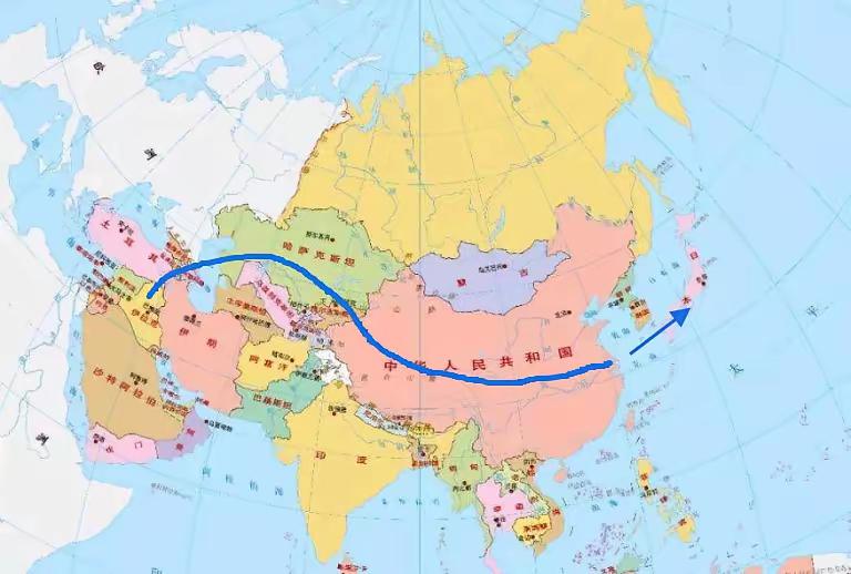 最近刷到个挺新鲜的消息，日本那边有人提出来，想让咱们开放长江航道，还说要从陆地运