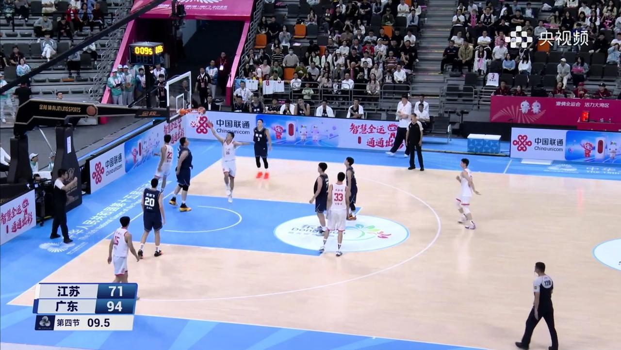 全运会男篮成年组比赛继续进行，东道主广东小组赛第二场比赛迎战江苏队，最终广东以9