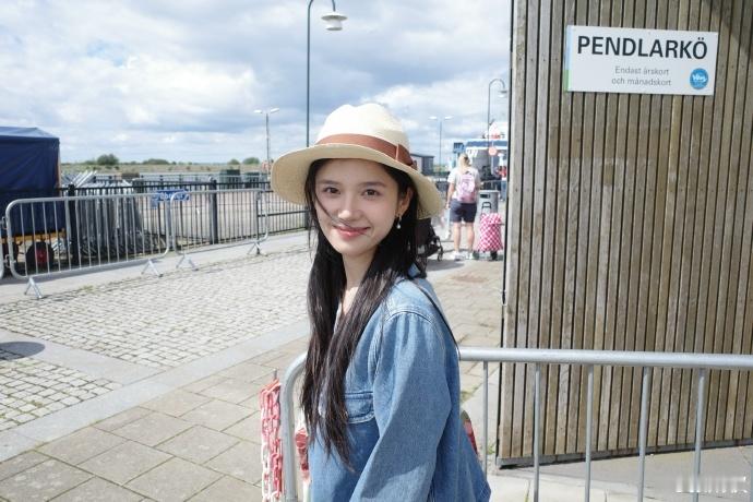 张婧仪海岛度假plog张婧仪草帽小雏菊  张婧仪海岛度假plog~阿仪戴草帽好漂