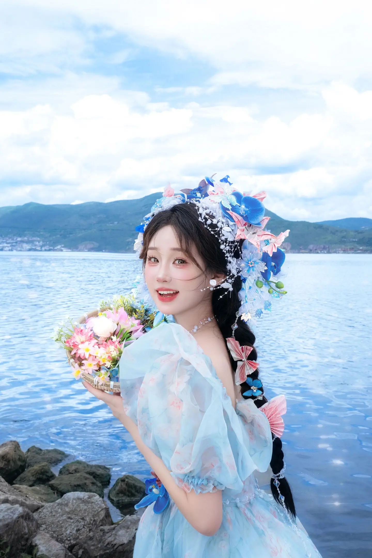 “今生簪花，愿你天天有钱花！”