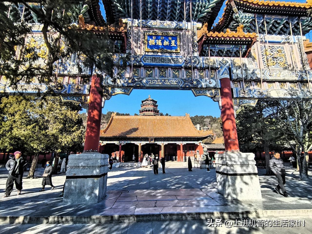 沐浴在冬日暖阳中的颐和园佛香阁！