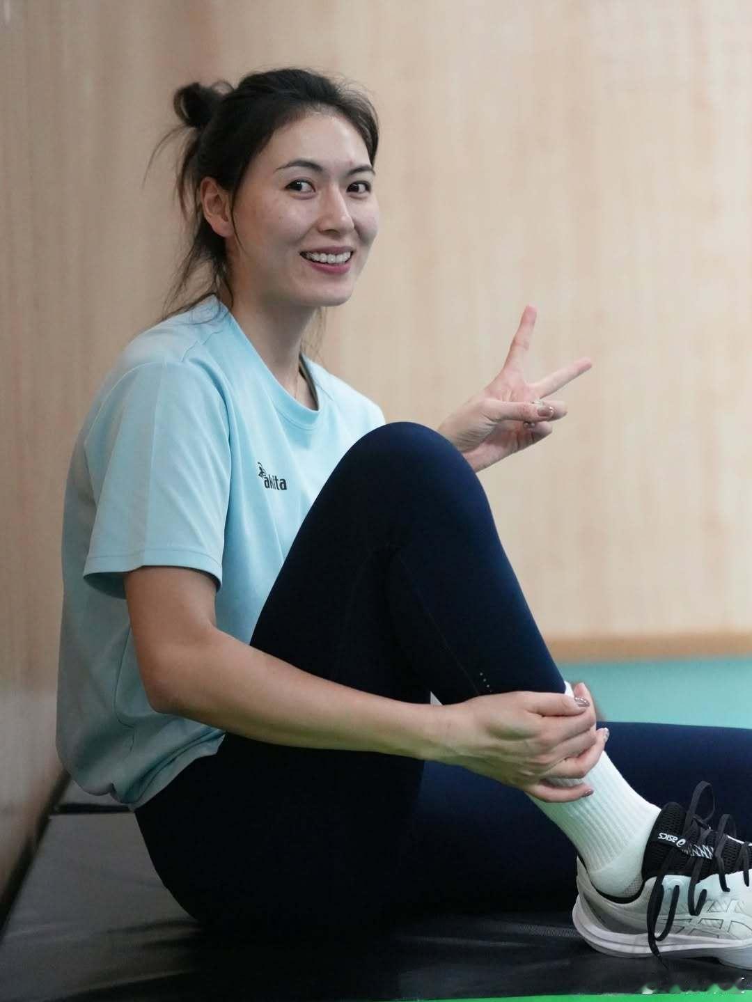 缪伊雯2025女排世俱杯缪伊雯已经在新东家哈萨克斯坦的哲特苏开始训练了 