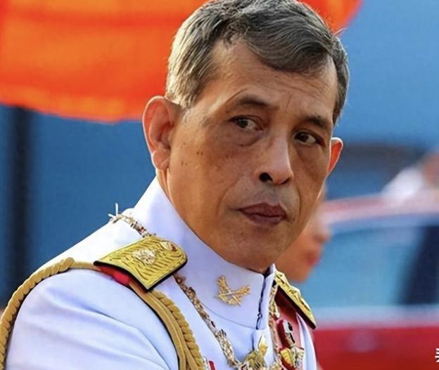 泰王出手！鼓励泰军放开手打柬埔寨，这是多大仇多大怨？泰王哇集拉隆功此次有一个表态