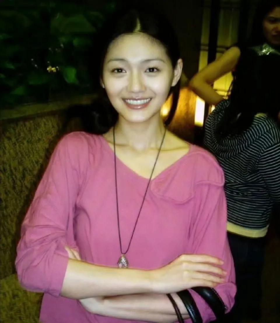 大s出手向来阔绰，买彩票也特别容易中奖，有一次她中了5个号码的彩票，但是却亏钱了