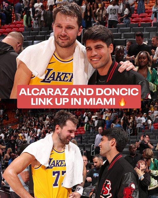 球员互动
阿卡和湖人队的那个谁，
一起唠唠家常。