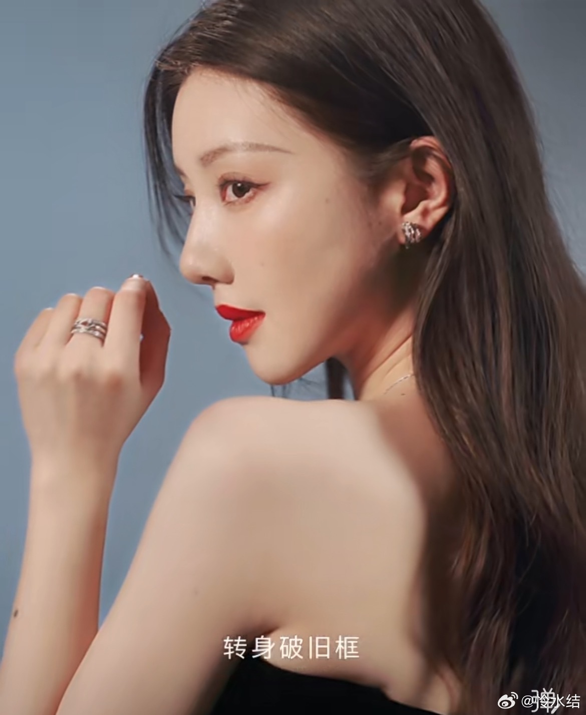 新生的意义在于探索未知的勇气，让我们在岁月的长河中，以坚韧不拔的姿态，不断书写着