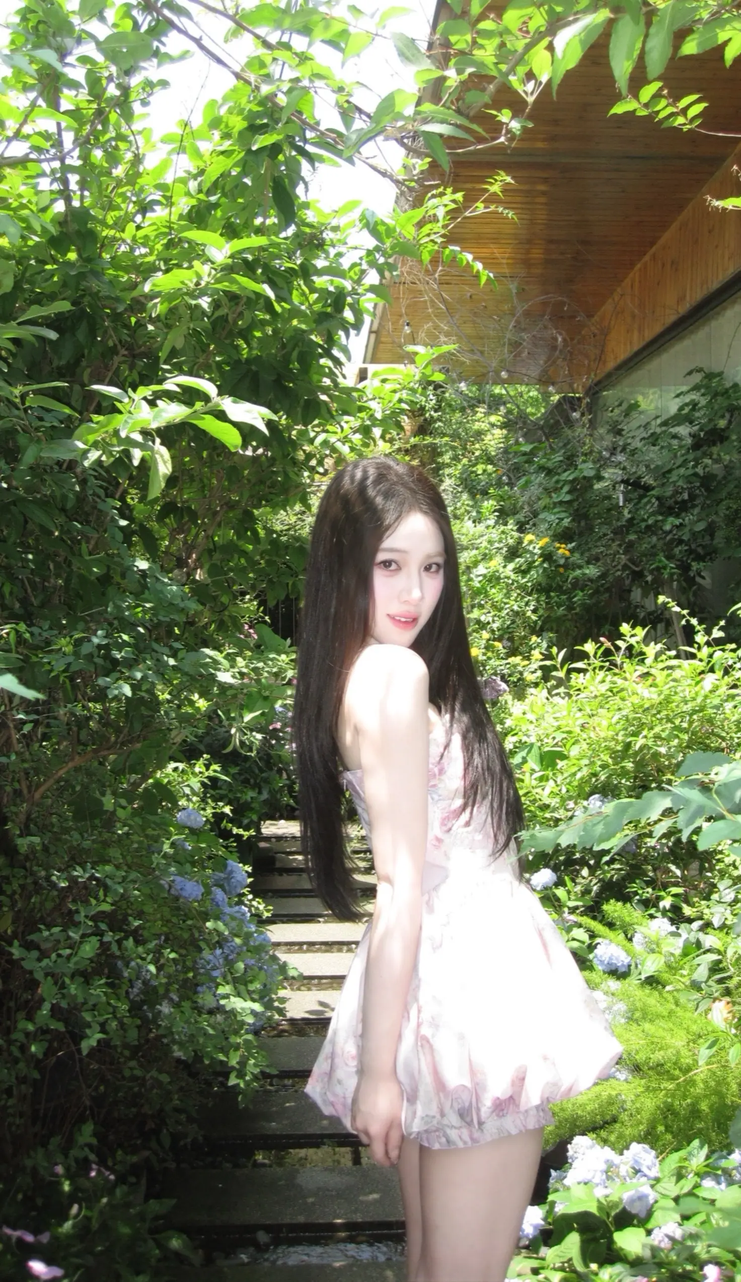 人是漂泊的岛 爱是宜居的岛。