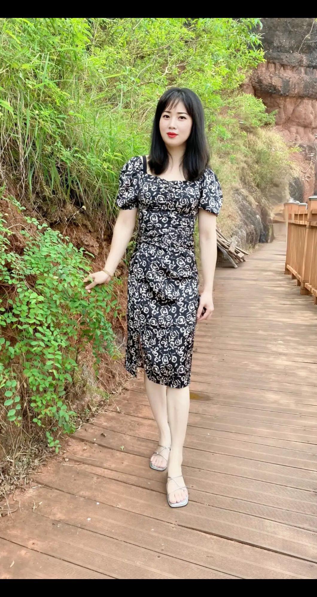 松弛感日常氛围感拉满 生活可以平淡穿搭决不能无聊